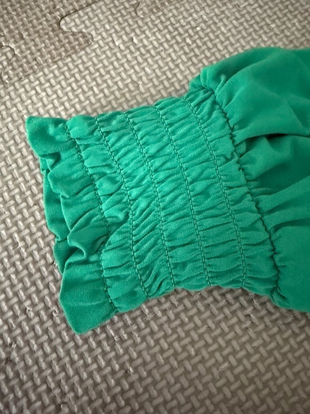 Ann Taylor Factory Women's Smocked Mock-Neck Blouse Size Medium- Emerald Green - Picture 10 of 12